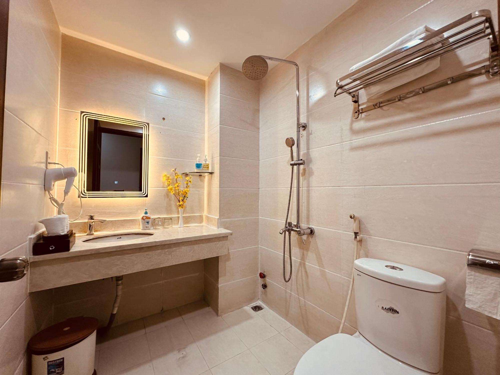 Redflower Hotel مدينة هوشي منه المظهر الخارجي الصورة