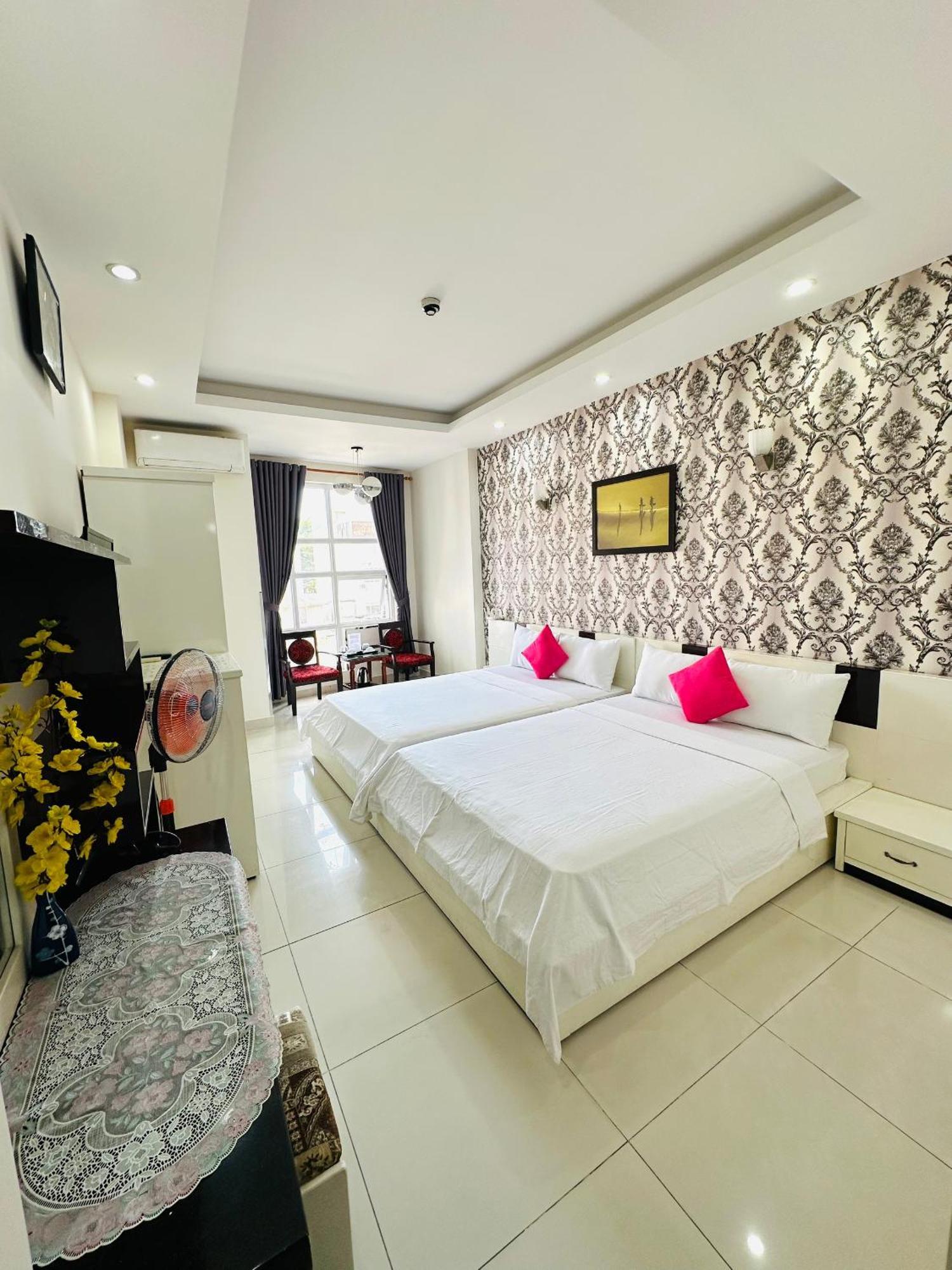 Redflower Hotel مدينة هوشي منه المظهر الخارجي الصورة