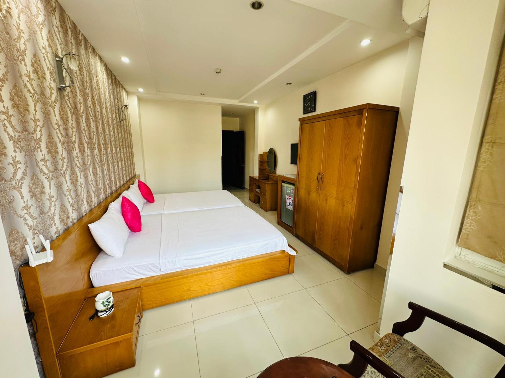 Redflower Hotel مدينة هوشي منه المظهر الخارجي الصورة