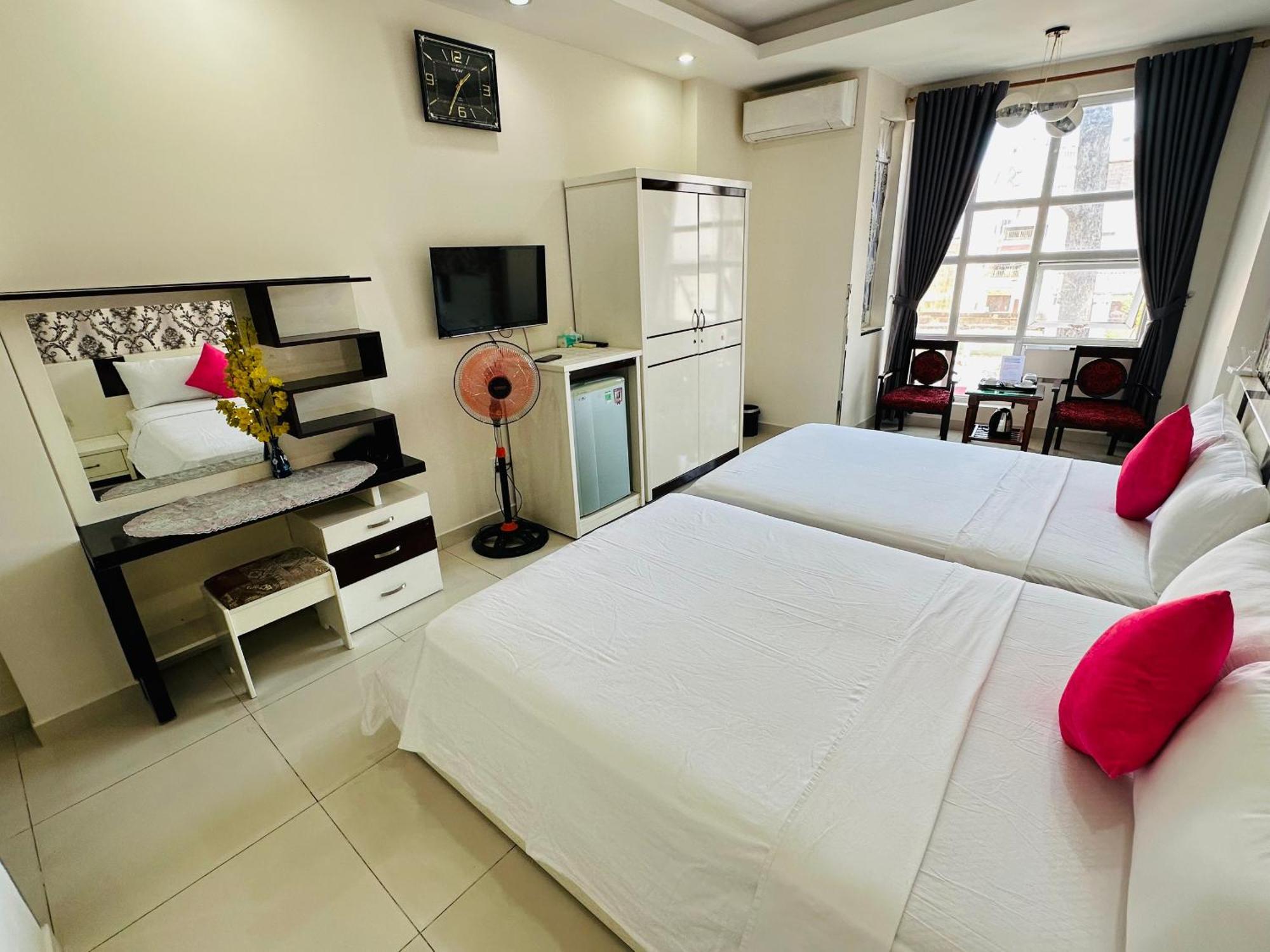 Redflower Hotel مدينة هوشي منه المظهر الخارجي الصورة
