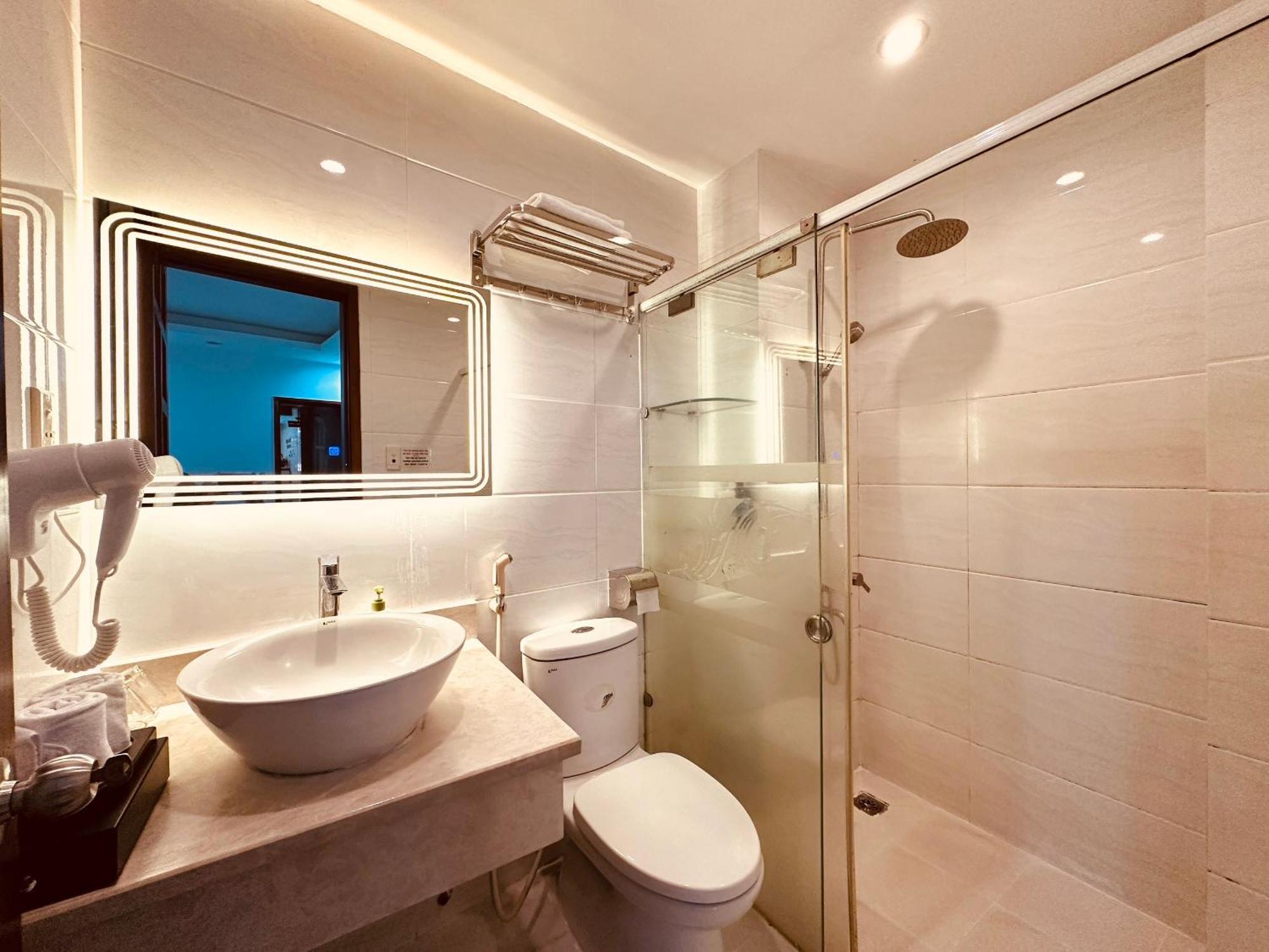 Redflower Hotel مدينة هوشي منه المظهر الخارجي الصورة